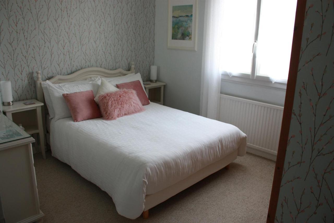 Les Camelias Bed and Breakfast Binic Exteriör bild