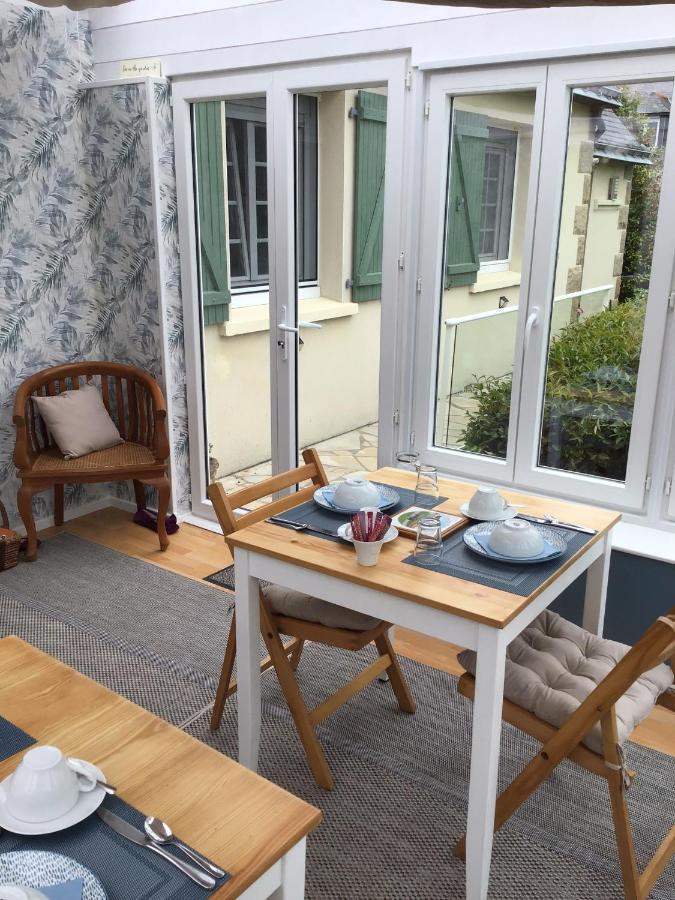 Les Camelias Bed and Breakfast Binic Exteriör bild